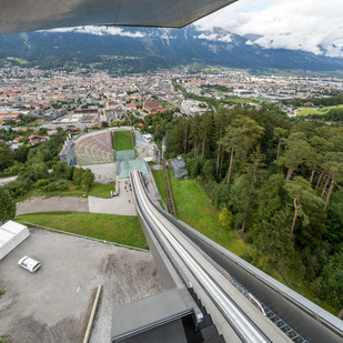 Innsbruck Bergisel - Blick von der Sprungschanze auf Innsbruck