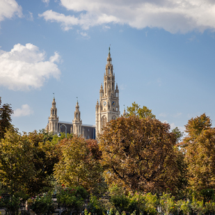 Volksgarten mit Blick auf Rathaus