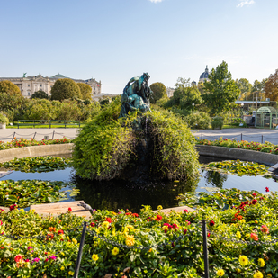 Volksgarten mit Brunnen