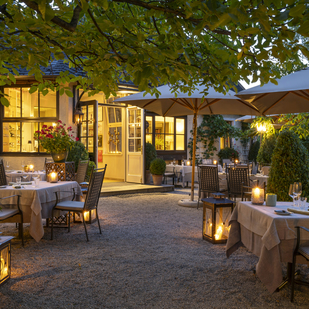 Landhaus Bacher - Garden in the evening