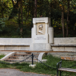 Kahlenberg, monument "Empress Elisabeth Rest"
