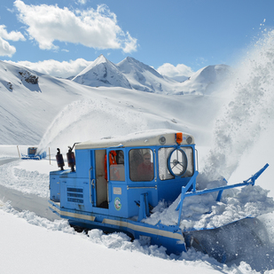 Großglockner Hochalpenstraße - Schneeräumung mit den Rotationspflügen „System Wallack“