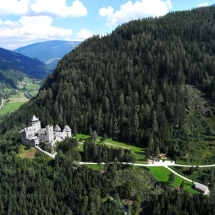 Burg Finstergrün Drohnenaufnahme
