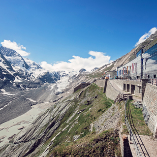Kaiser-Franz-Josefs-Höhe with view to the Grossglockner and Pasterzen glacier